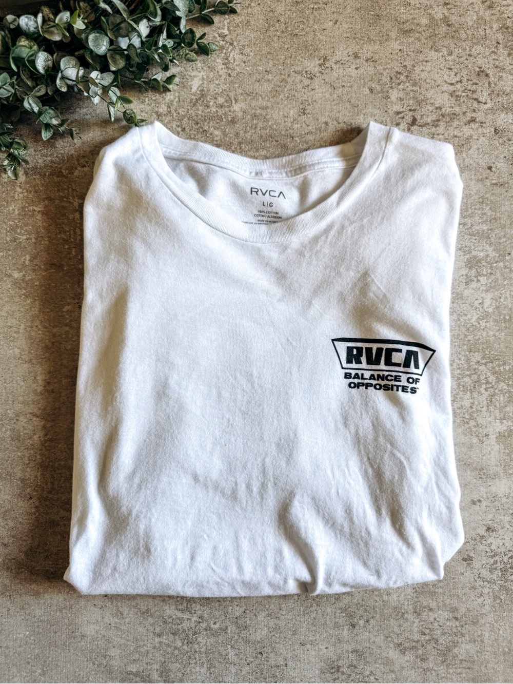 RVCA White Short-Sleeve Tee with Black Chest Logo Size Large